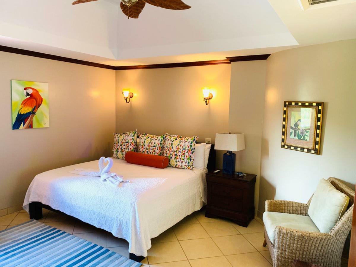 Pacifico Colonial Condominiums Manuel Antonio Exterior photo