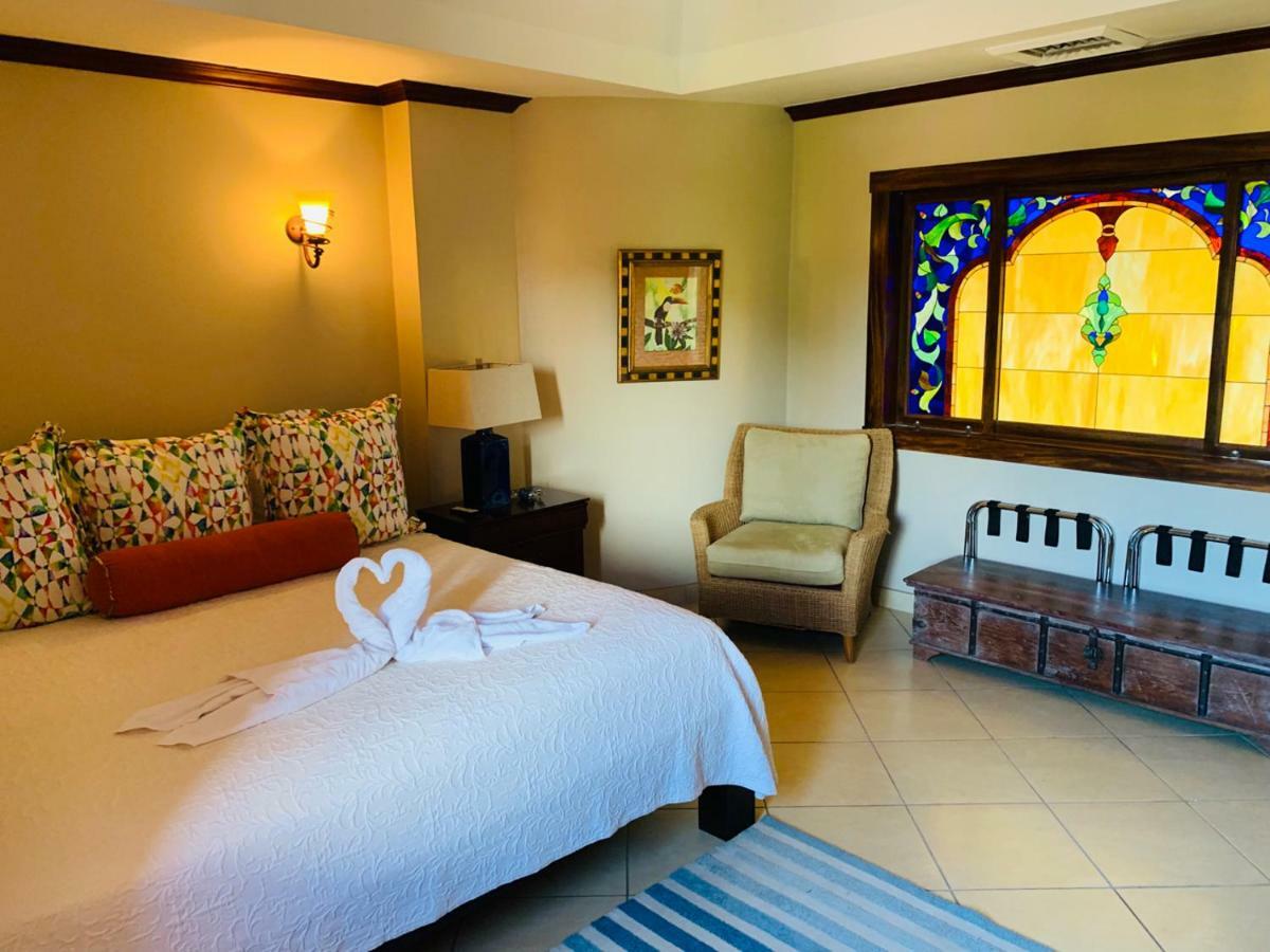 Pacifico Colonial Condominiums Manuel Antonio Exterior photo